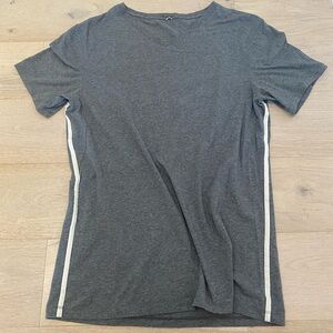 KIT and Ace Men’s Grey Tee shirt Athletic Shirt with Side Stripes Size Large